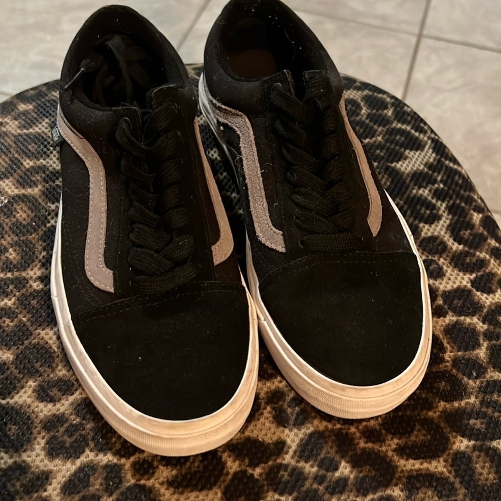 Womens shoes size 6